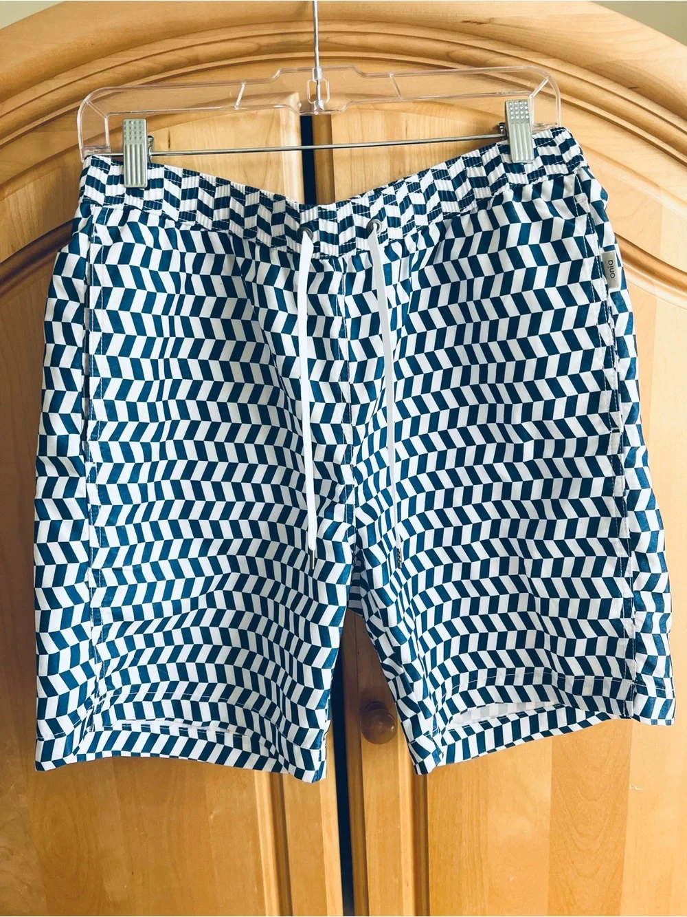 Men’s Onia swim shorts NWOT